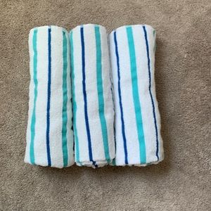 Bundle of 3 beach towels. Standard Textile. 52x26.